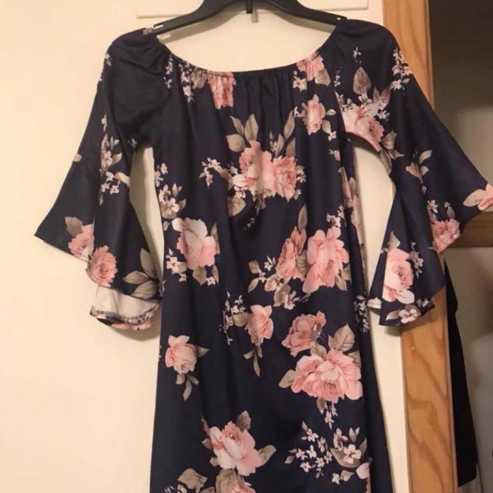 Dress - Picture 2 of 4